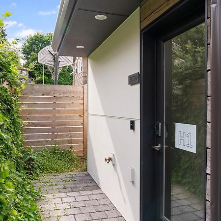 Апартаменты Modern Two Story Townhouse Near Light Rail Сиэтл Экстерьер фото